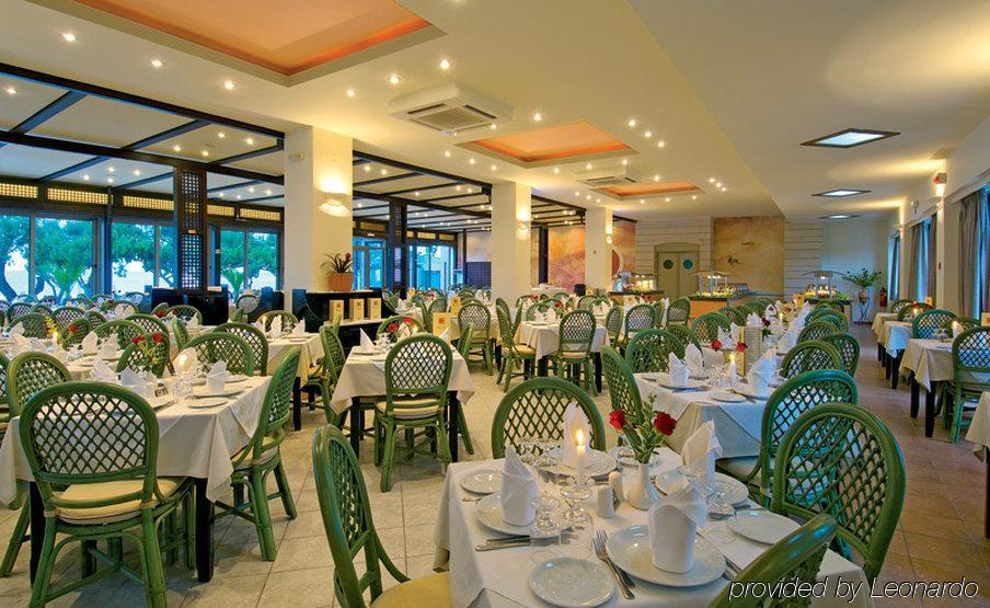 Margarita Beach Hotel Agia Marina  Exterior photo