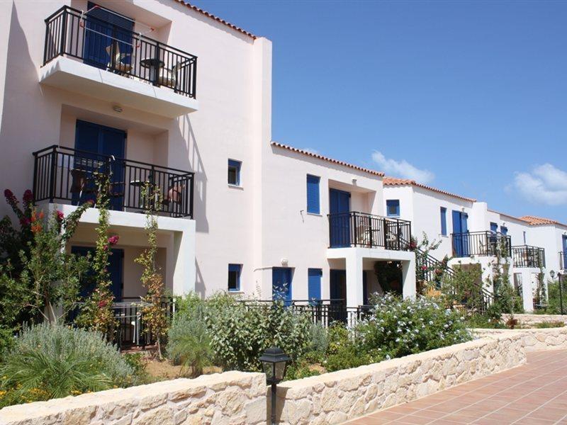 Margarita Beach Hotel Agia Marina  Exterior photo